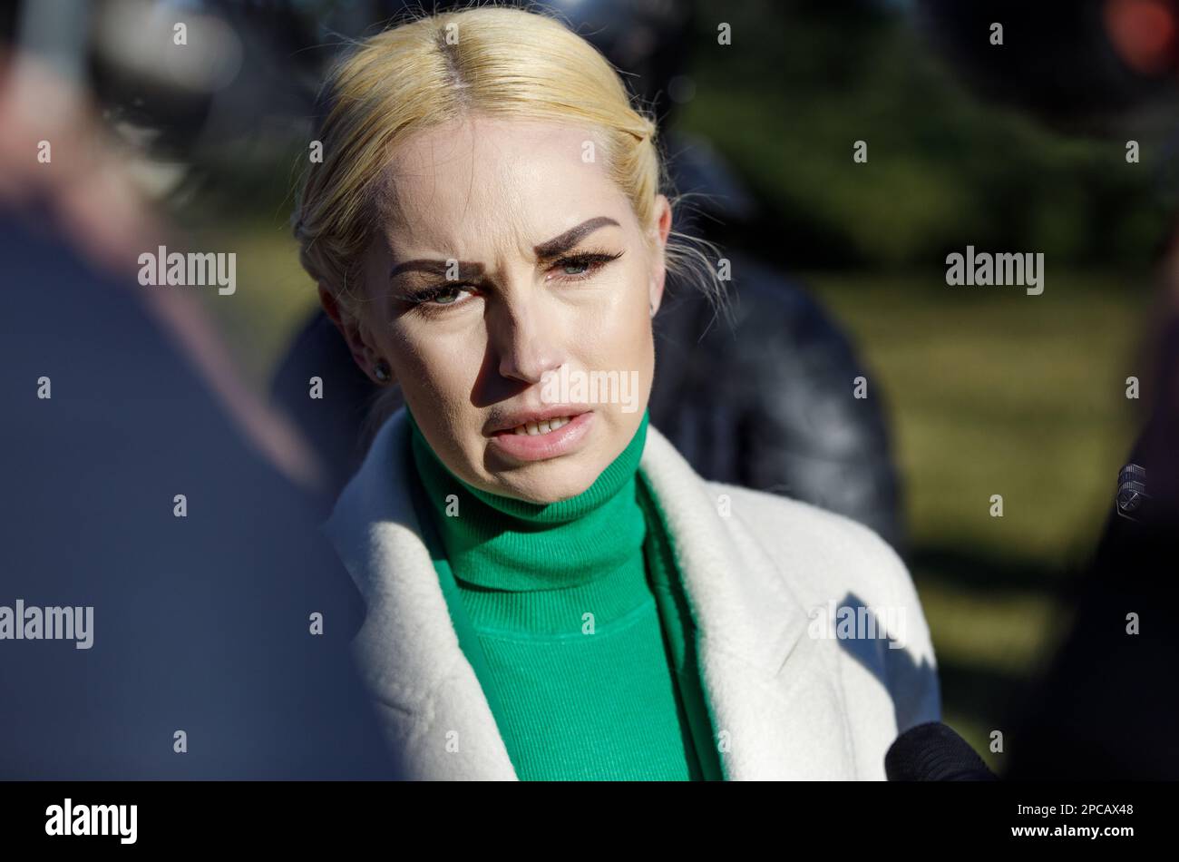 Chisinau, Moldawien - 12. März 2023: SOR politische Partei MP Marina Tauber bei einem regierungsfeindlichen Protest in Chisinau Stockfoto