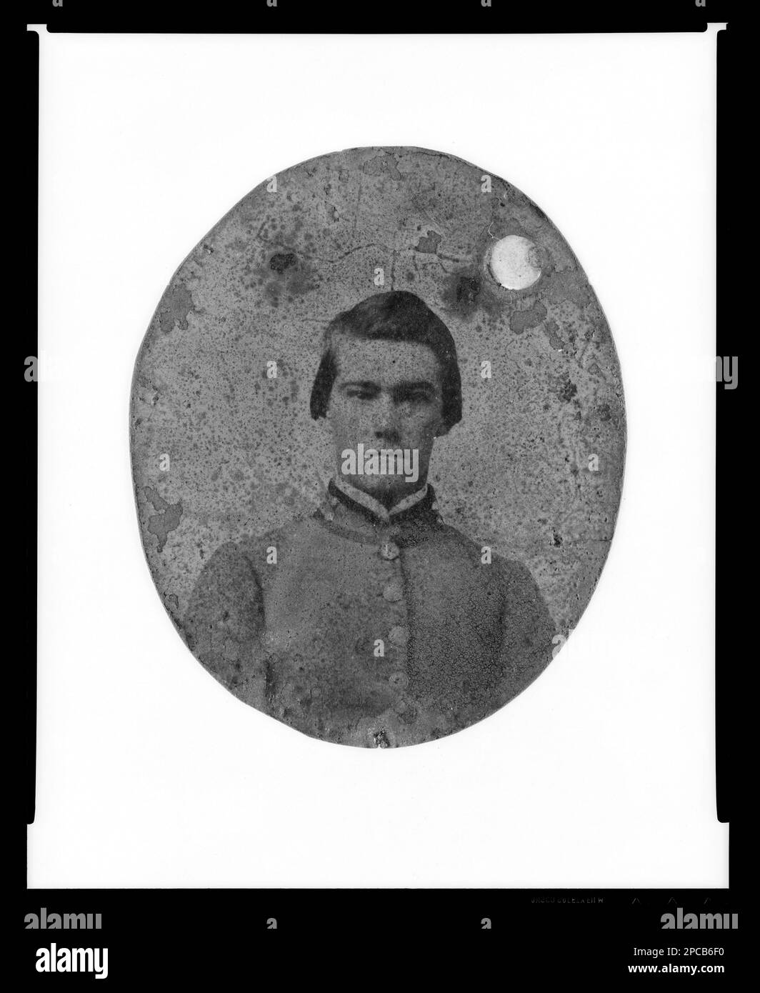 Porträt von Pvt. Bentley Weston, Bugler, Company A, 7. South Carolina Cavalry, C. Bürgerkriegsfotos, 1861-1865 , Negativ des LC, Originalfotos im Besitz von C. John Sobotka, Jr. aus Oxford, MS, ausgewählte Bürgerkriegsfotos, 1861-1865. Konföderierte Staaten von Amerika, Armee, South Carolina Kavallerie Regiment, 7., Vereinigte Staaten, Geschichte, Bürgerkrieg, 1861-1865, Weston, Bentley, Soldaten, Konföderierte, South Carolina, 7. South Carolina Kavallerie. Stockfoto