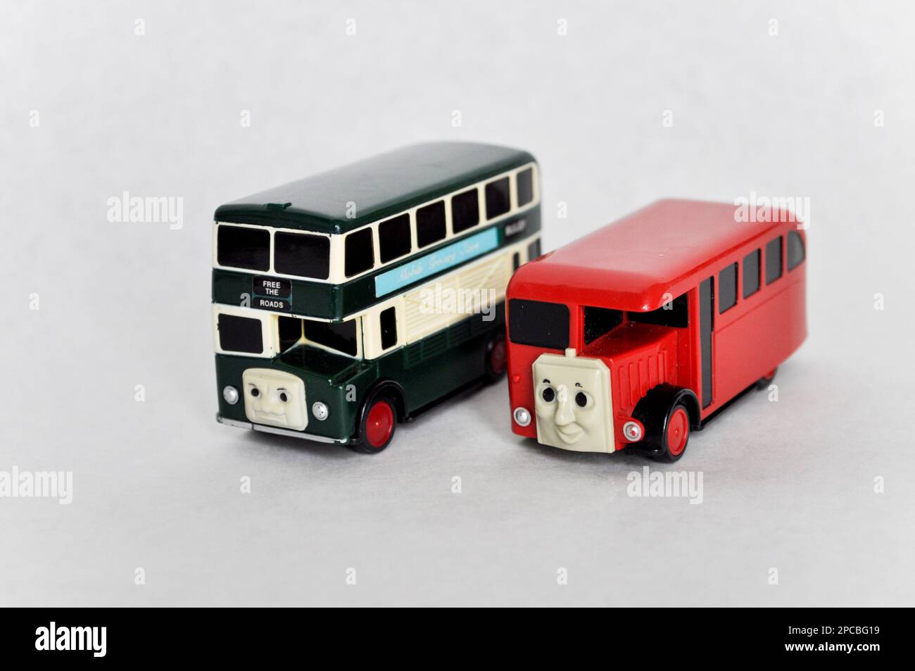 Bertie Bus und Bulgy Bus Thomas, die-Cast-Lokomotive, Spielzeuge für motorisierte Fahrzeuge, 1995, Tomy TrackMaster. Studioaufnahme Stockfoto