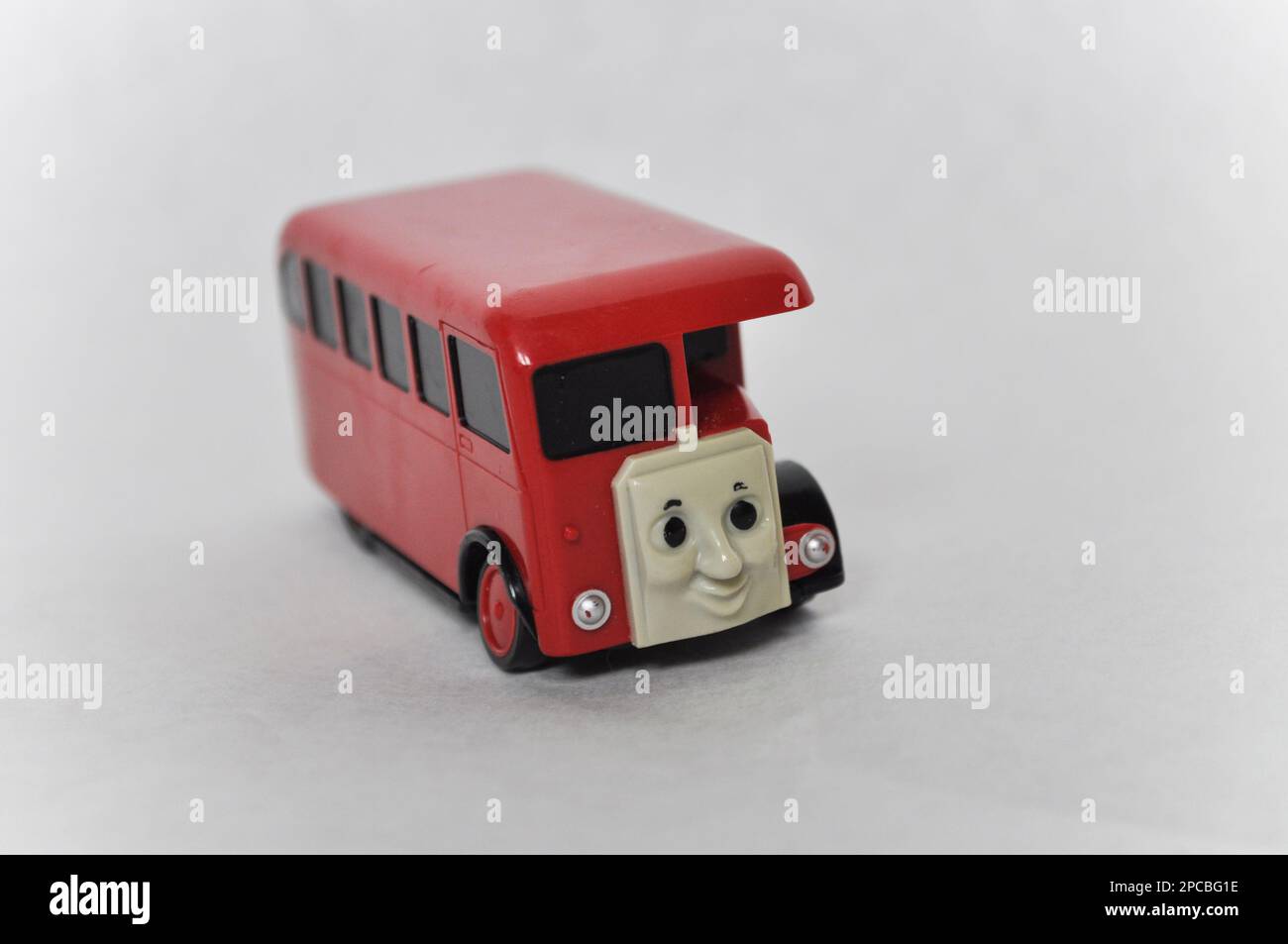 Bertie Bus Thomas, die-Cast-Motor, motorisiertes Fahrzeug, 1995, Tomy TrackMaster. Studioaufnahme Stockfoto
