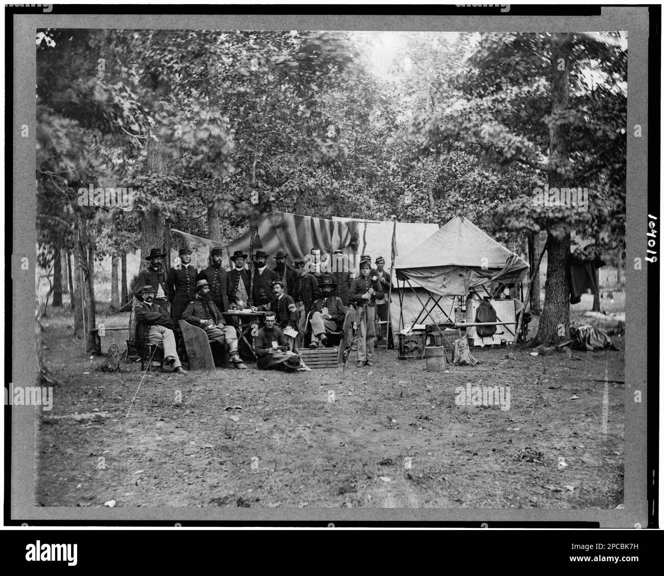 Regimentalpersonal, Freiwillige aus New York, in der Nähe von Bealton, d.h. Bealeton, Virginia / T.H. O'Sullivan... Fotosammlung des Bürgerkriegs, LC-B815-284. USA, Geschichte, Bürgerkrieg, 1861-1865, Militärpersonal, Gewerkschaft. Stockfoto