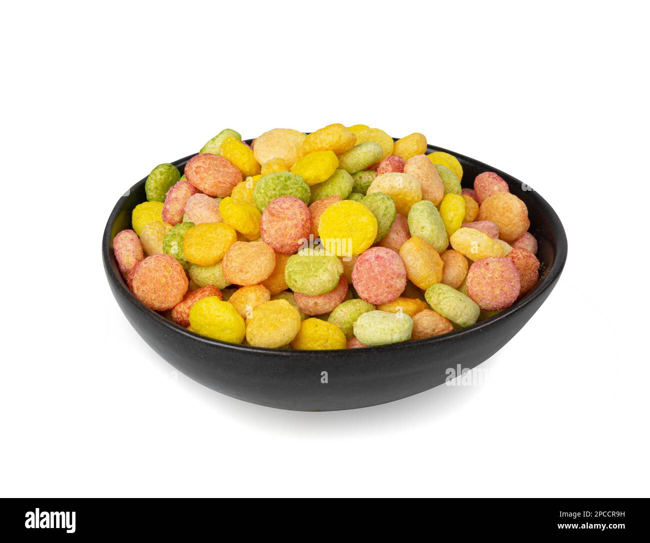 Farbenfrohe Frühstücksbälle isoliert, fruchtige Getreidekugeln, runde bunte Mais-Getreidekollektion auf weißem Hintergrund, Clipping Path Stockfoto