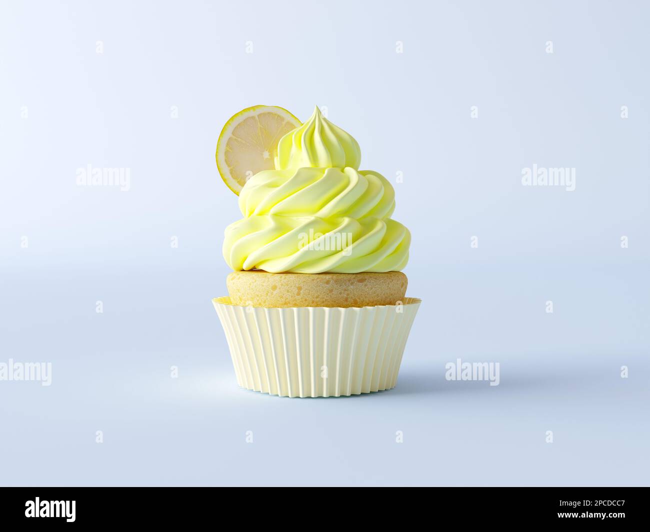 Geburtstagskuchen mit pastellgelber Schlagsahne. Vanille-Cupcake mit Zitronenscheibe und großer Sahne. Ein Cupcake in einem Pappbecher Stockfoto