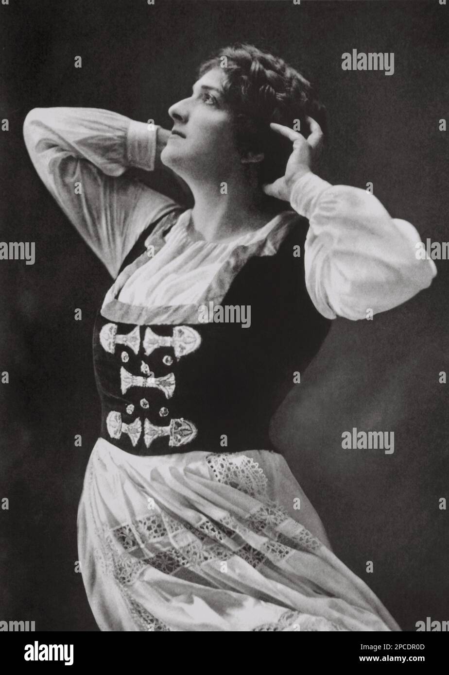 Der gefeierte deutsche Opernsänger Soprano BERTA MORENA (geb. Berta Meyer 1878 - 1952 ) in Richard Wagner der fliegende Hollander ( Il vascello fantasma - L'Olandese volante ). - CANTANTE LIRICA - OPERA - MUSICA CLASSICA - klassisch - Portrait - ritratto - Lächeln - sorriso - OPERA LIRICA - Kostüm di scena - Cantante lirica - classica - klassisch - DIVA - DIVINA --- Archivio GBB Stockfoto