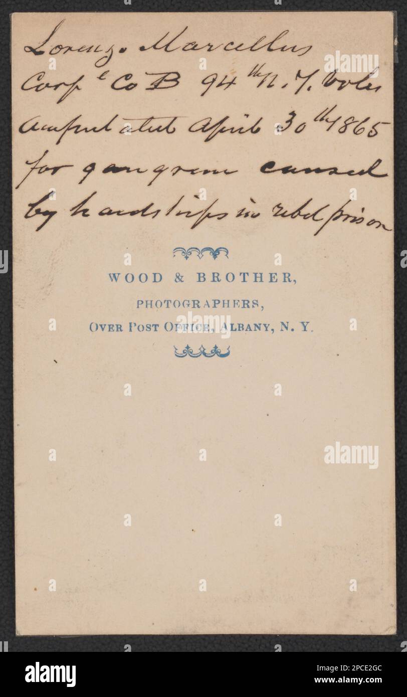 Corporal Lorenzo Marcellus von Cos K und B, 94. New York Infanterie Regiment in Uniform, zeigt