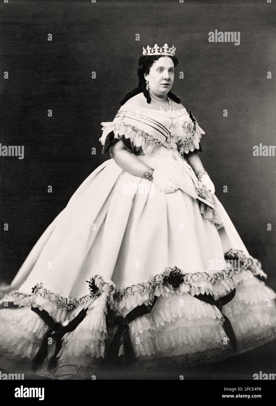 1880 , MADRID , SPANIEN : die Königin Regent MARIA CHRISTINA von SPANIEN . Foto: J. Laurent , Madrid . Geboren von Habsburg-Lothringen ( 1858 -1929), war die zweite königliche Gemahlin von König Alfonso XII von Spanien (1857 - 1885 ) und war Königin Regentin Spaniens während der Minderheit ihres Sohnes Alfonso XIII. Und während der Abwesenheit des Throns vor seiner Geburt, ab November 25; 1885 . bis 7 . Mai 1902 . Ihre väterlichen Großeltern waren Erzherzog Karl von Österreich und Prinzessin Henriette Alexandrine von Nassau-Weilburg. Maria Christina heiratete König Alfonso XII von Spanien im Jahr 1879 und wurde Mutter seiner einzigen Legitimation Stockfoto