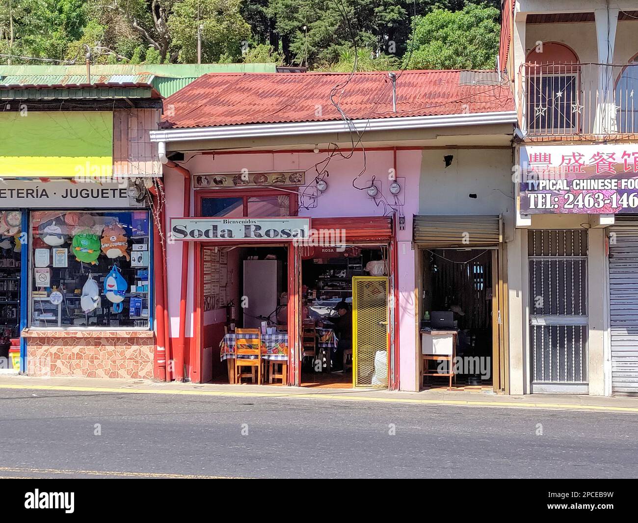 Zarcero, Costa Rica - Ein typisch Costa-ricanisches "oda", ein kleines Familienrestaurant, das typisch Costa-ricanisches Essen zu günstigen Preisen serviert. Stockfoto