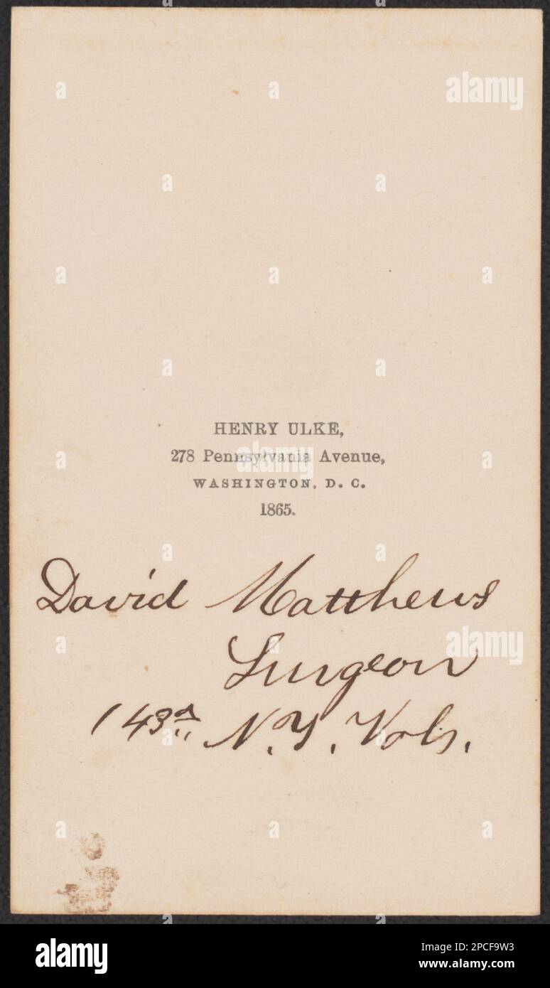 Chirurg David Mathews, 143. New York Infanterie Regiment in Uniform mit dem 20. und 7. Corp Abzeichen / Henry Ulke, 278 Pennsylvania Avenue, Washington, D.C. 1865. Liljenquist Family Sammlung von Bürgerkriegsfotos, pp/liljpaper. Mathews, David, ungefähr 1830... USA, Armee, New York Infanterie Regiment, 143. (1862-1865), People, Soldiers, Union, 1860-1870, Ärzte, 1860-1870, Militäruniformen, Union, 1860-1870, Usa, Geschichte, Bürgerkrieg, 1861-1865, Militärpersonal, Union. Stockfoto