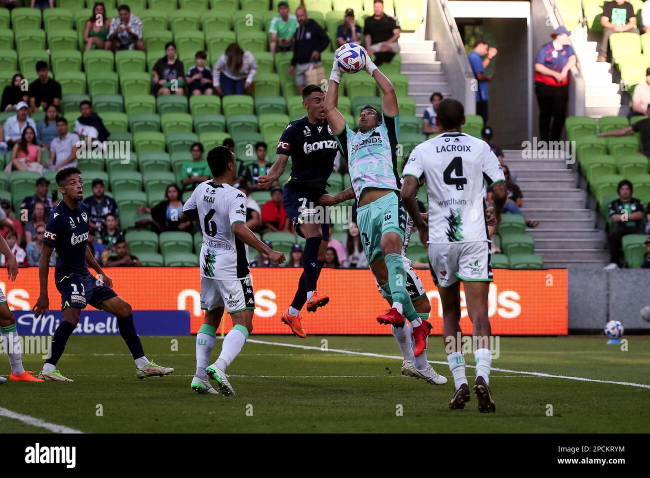 Melbourne, Australien, 13. März 2023. Jamie Young von Western United fängt den Ball beim A-League Männer-Fußballspiel zwischen Melbourne Victory und Western United im AAMI Park am 13. März 2022 in Melbourne, Australien. Kredit: Dave Hewison/Speed Media/Alamy Live News Stockfoto