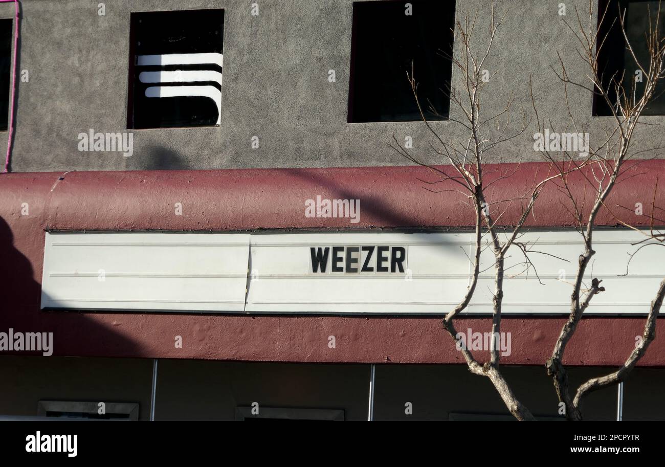 Los Angeles, Kalifornien, USA 13. März 2023 Ein allgemeiner Blick auf die Atmosphäre von Weezer Marquee im Roxy am Sunset Blvd am 13. März 2023 in Los Angeles, Kalifornien, USA. Foto: Barry King/Alamy Stock Photo Stockfoto