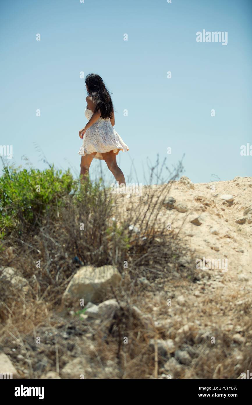 Junge Frau auf der Flucht Stockfoto
