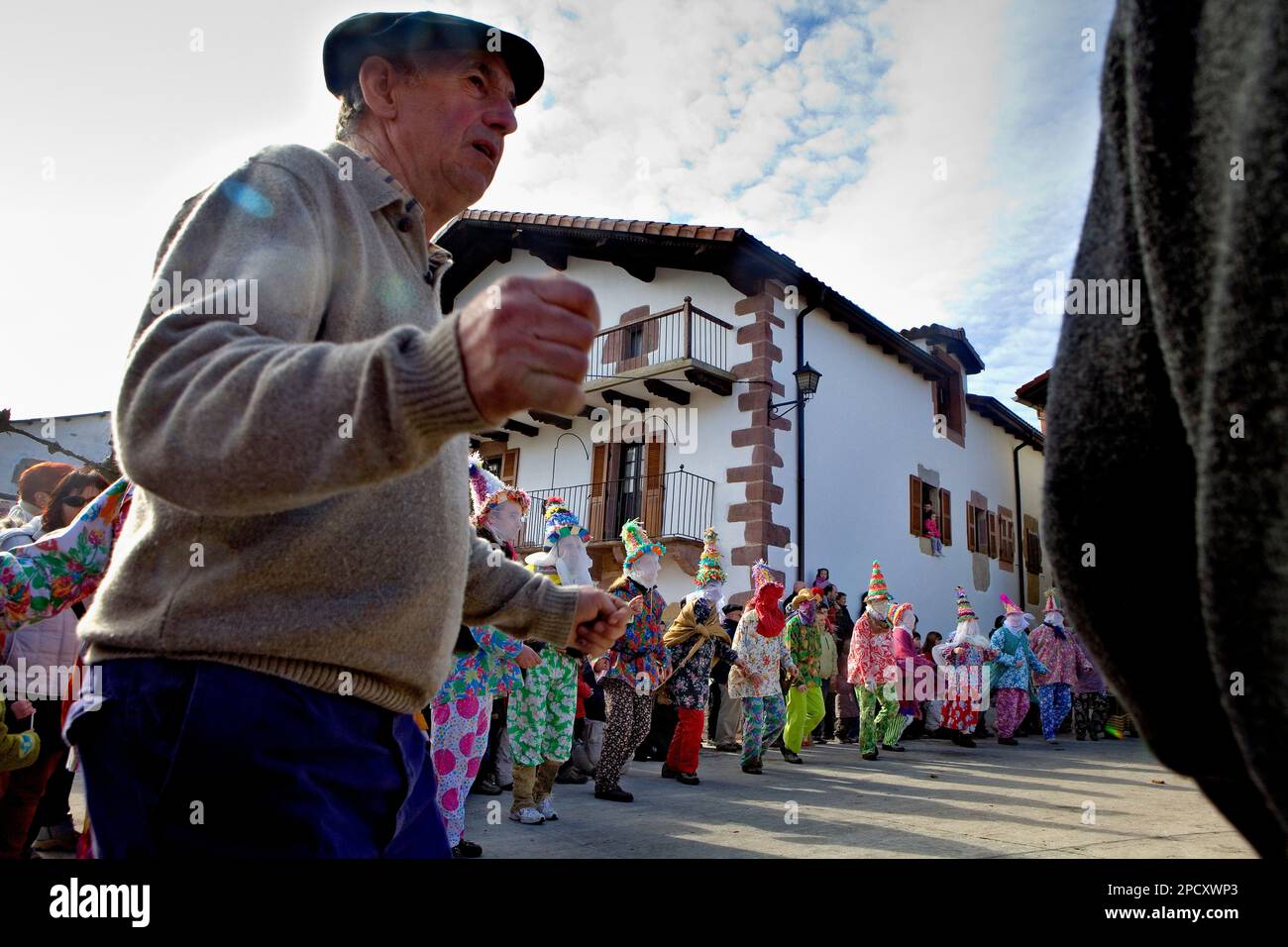 Txatxos Zortziko Tanz. In Frontón´. Lantz Karneval. Navarra. Spanien Stockfoto
