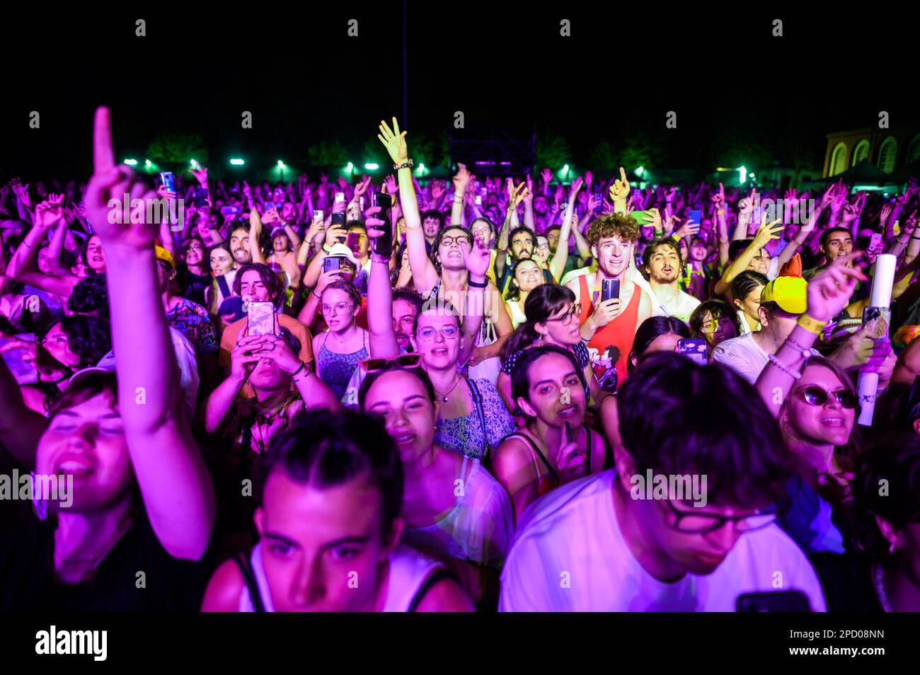 Collengo, Turin, Italien, 15. Juli 2022, Eugenio in der Via Di Gioia tritt während der „Amore e Rivoluzione“-Tour, Andrea Pellegrini/Alamy, auf dem Blumenfestival auf Stockfoto