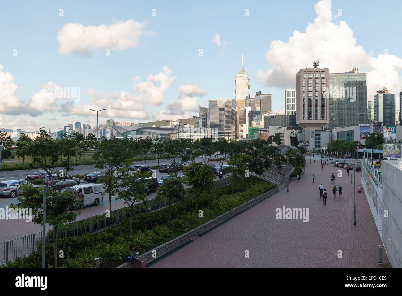 Hongkong - 11. Juli 2017: Stadtbild mit hohen Bürogebäuden, Skyline von Hongkong Stockfoto
