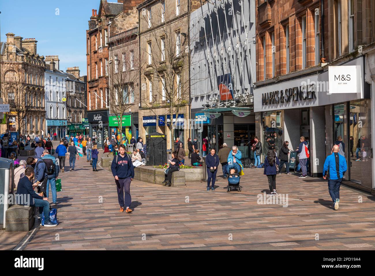 Das geschäftige Stadtzentrum in Stirling in Schottland Stockfoto