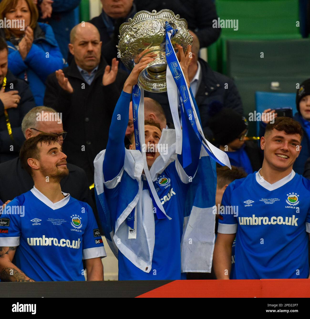 Eetu Vertainen, Linfield FC-Spieler. BetMcLean Cup Finale 2023, Linfield gegen Coleraine. Nationalstadion im Windsor Park, Belfast. Stockfoto