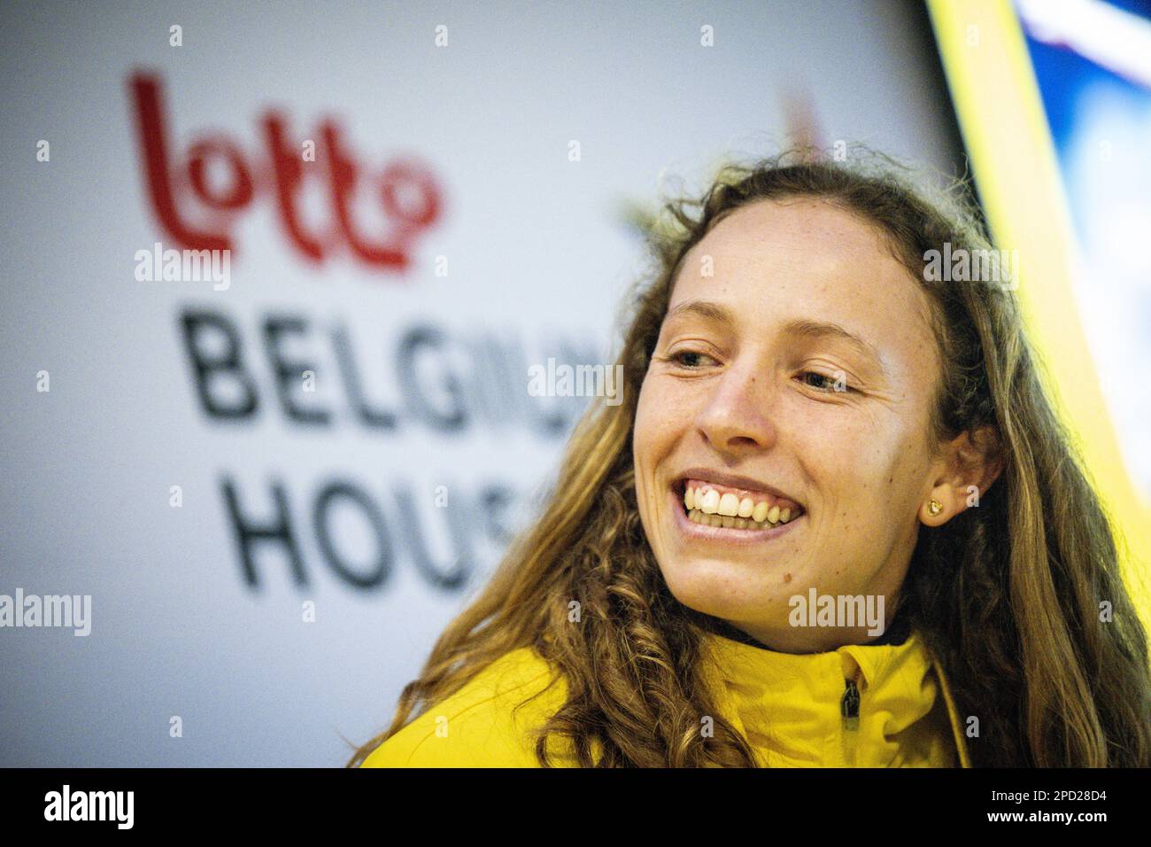 Noor Vidts, das während des virtuellen Relais um die Welt mit Team Belgien und Paralympic Team Belgien gezeigt wurde, wird unserem Land der Staffelstab vom Libanon um 09:00 Uhr praktisch übergeben und ihn dann um 10:00, in Brüssel, 14/03/2023, an Ghana weitergeben. Im Anschluss an diese „Round the World Relay“ präsentierte das BOIC 500 Tage vor Paris 2024 die Vorbereitungen des belgischen Hauses und Teams Belgien für die Olympischen Spiele. BELGA FOTO JASPER JACOBS Stockfoto