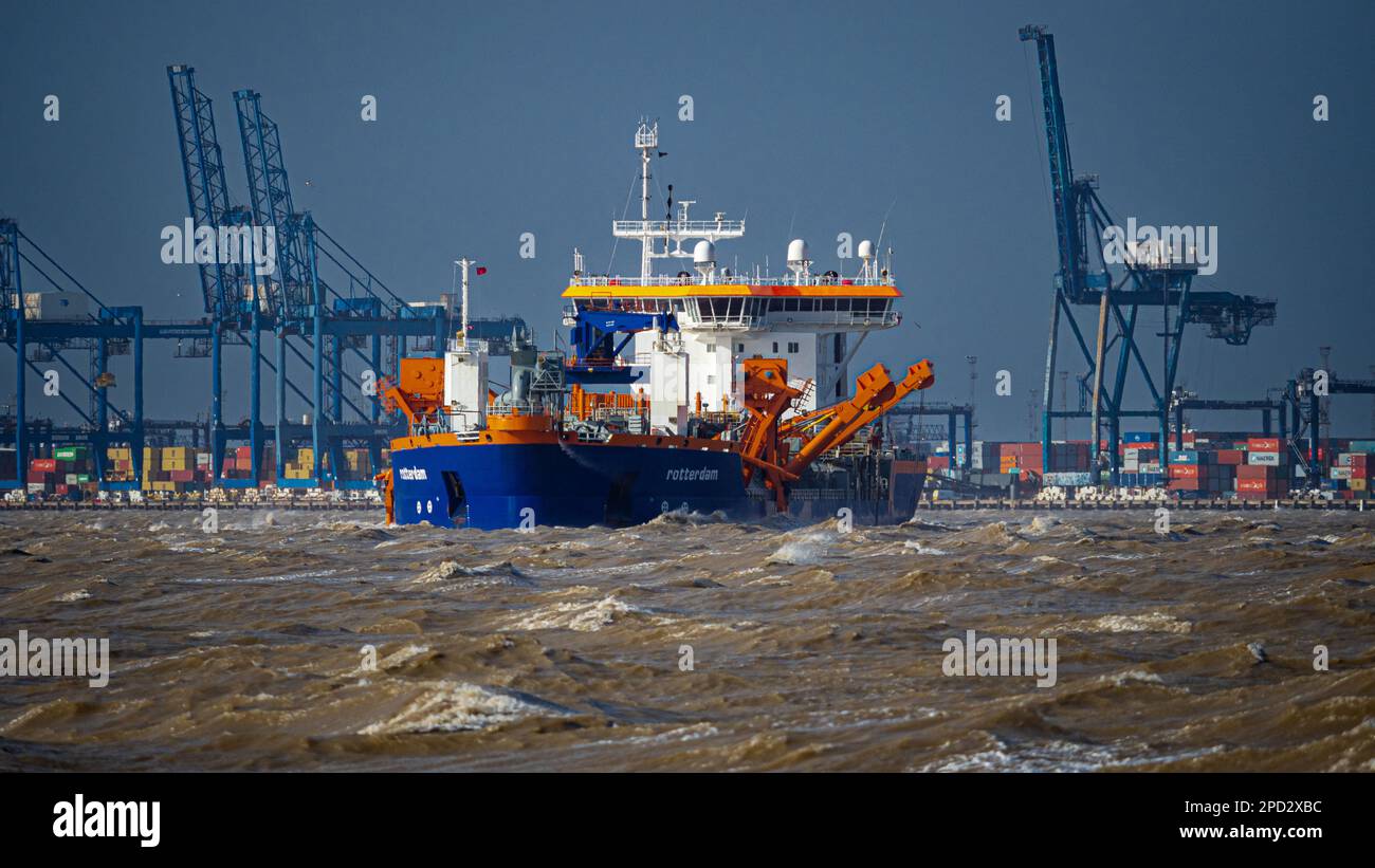 Baggerarbeiten im Hafen von Felixstowe. Der Rotterdamer Hopper-Bagger im Felixstowe-Hafen. Felixstowe Port ist der geschäftigste Containerhafen Großbritanniens. Stockfoto