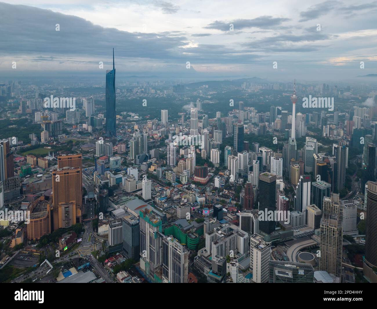 Bukit Bintang, Kuala Lumpur, Malaysia - 02 2022. Dez.: Merdeka 118 Tower bietet eine einzigartige und unvergessliche Perspektive auf diese ikonischen Bauten. Stockfoto