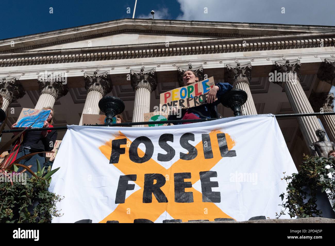 Fossil Free UCL Demo – London, Großbritannien. 14. März 2023. Die Studenten fordern, dass das University College London (UCL) inmitten einer CL fossile Brennstoffe veräußert Stockfoto