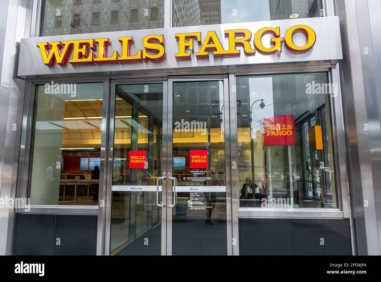 New York City, NY, USA, Eingang des Private Banking Office der American Bank Wells Fargo », mit Schild, Bankimmobilien, Private Banking Stockfoto