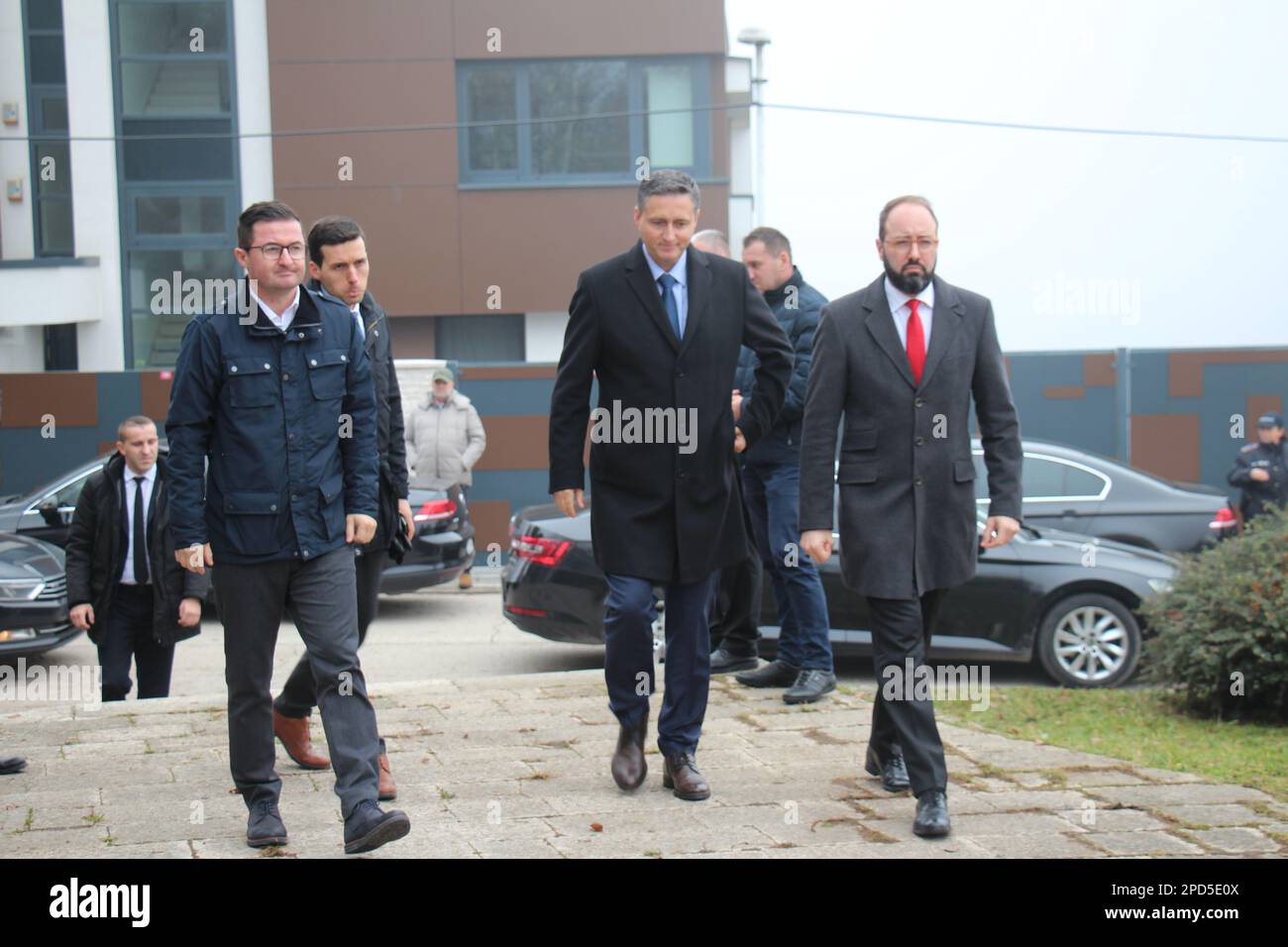 BOSNIEN UND HERZEGOWINA, SARAJEWO, 25. NOVEMBER 2022: Neues Mitglied des bosnischen und des herzogischen Ratsvorsitzes (DENIS BEĆIROVIĆ) Stockfoto