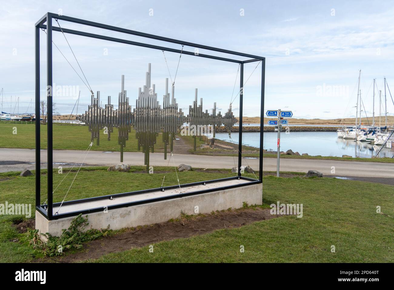 Bird Song von Aether und Hemera, Teil des Bord Waalk Skulpturenpfads rund um die Stadt Amble, Northumberland, Großbritannien. Stockfoto