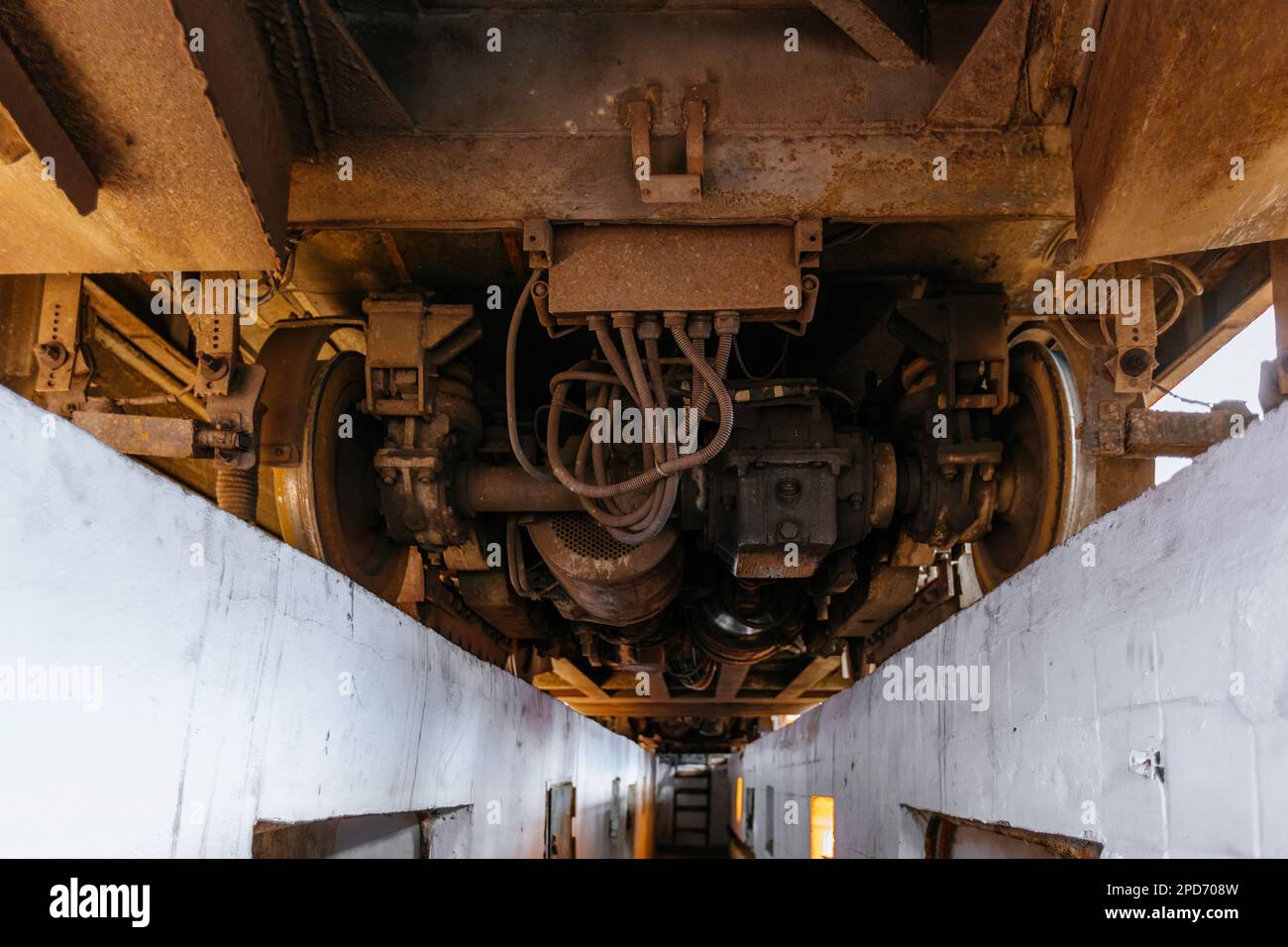 Straßenbahn im Servicedepot. Wartung und Reparatur von Straßenbahnen. Stockfoto