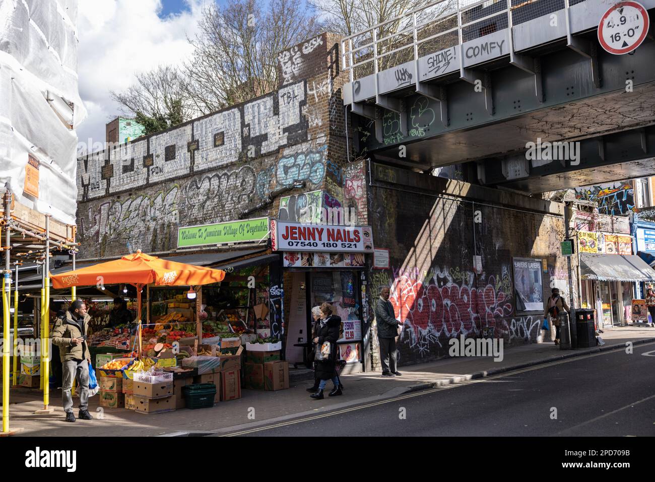 Rye Lane, lebhafte High Street im Herzen von Peckham, South London, England, Großbritannien Stockfoto
