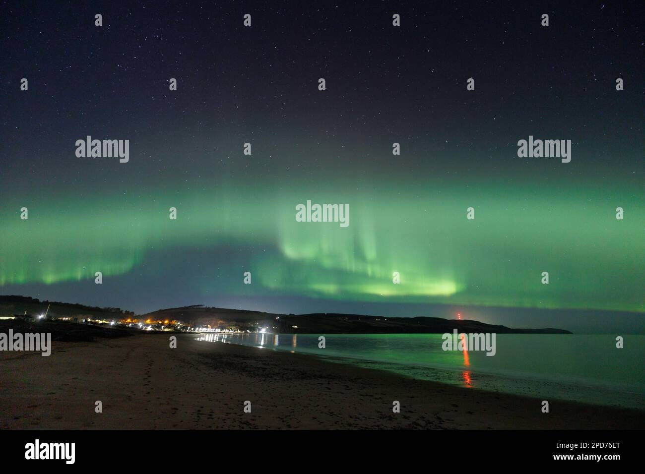 Nordlichter (Aurora borealis) über dem schottischen Hochland. Stockfoto