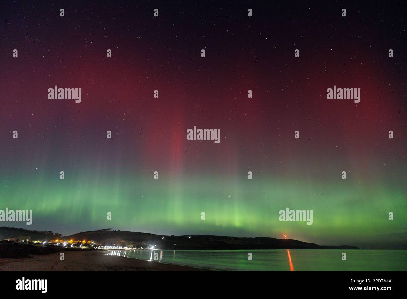 Nordlichter (Aurora borealis) über dem schottischen Hochland. Stockfoto