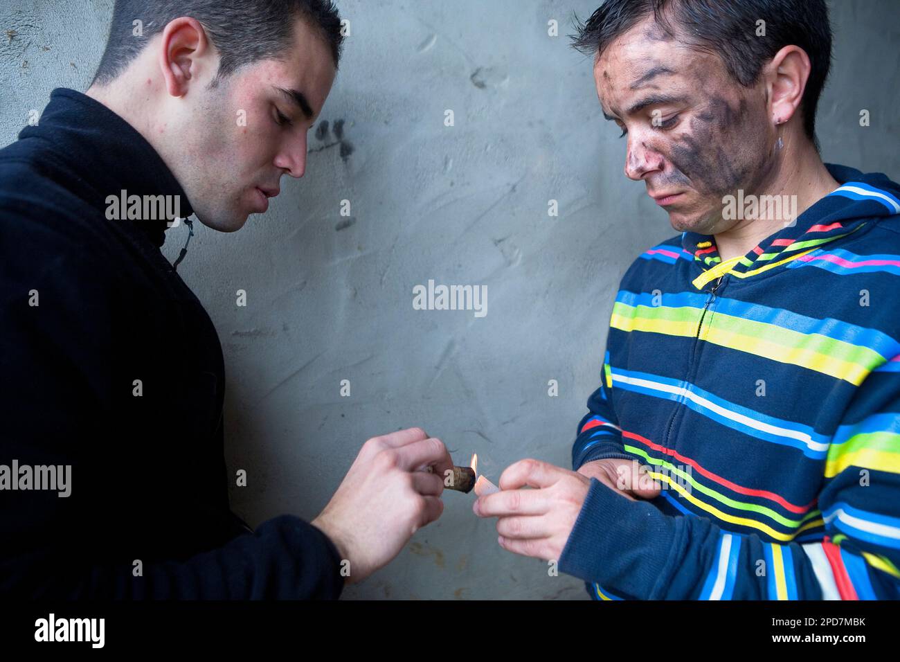 La Vijanera Karneval, Vorbereitung des Karnevals, Make-up, Silio, Molledo. Kantabrien, Spanien. Stockfoto