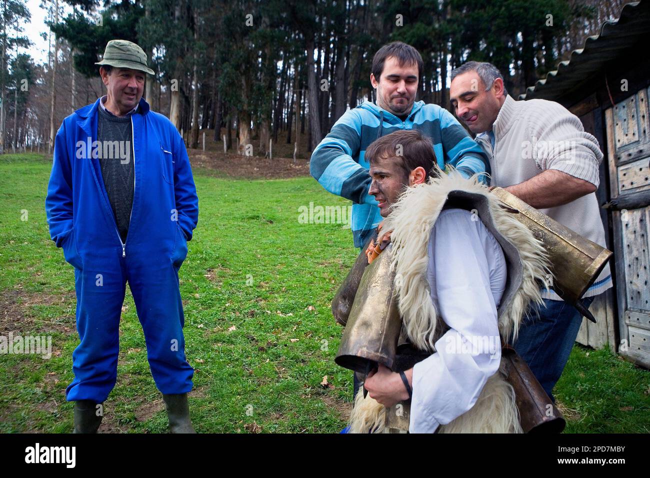 "La Vijanera´carnival", Zarramaco´, Vorbereitung des Karnevals, Silio, Molledo. Kantabrien, Spanien. Stockfoto