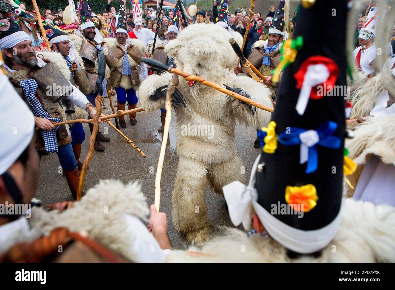 "La Vijanera´carnival, Tod, Silio, Molledo tragen. Kantabrien, Spanien. Stockfoto