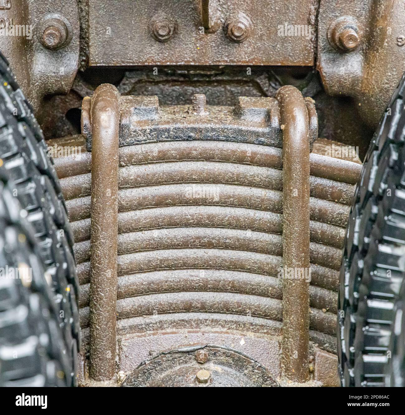 Detailbild eines Teils der Aufhängung eines großen Lkws Stockfoto