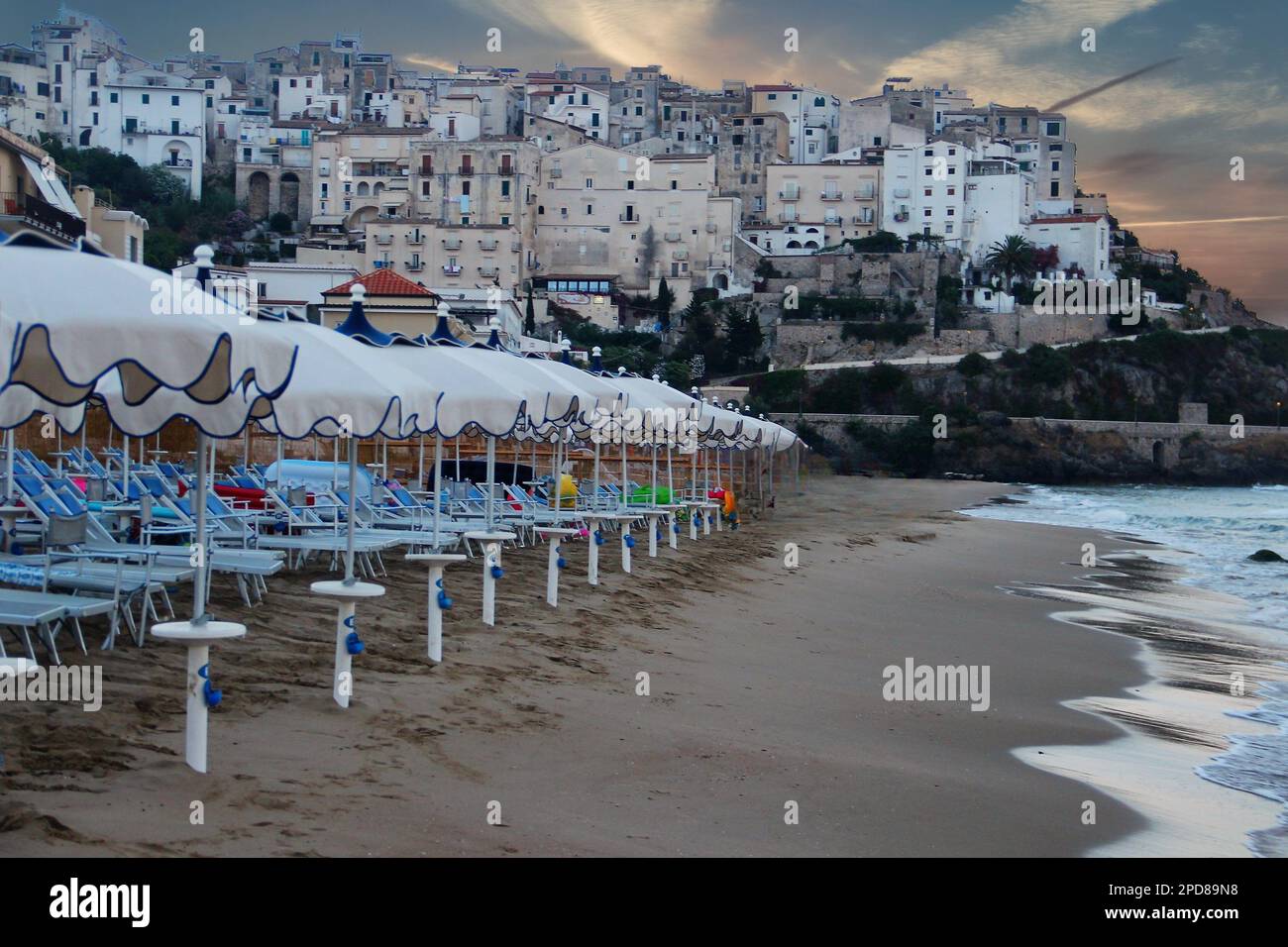 Sperlonga, die wunderschöne Küstenstadt und Badeort in Zentralitalien Stockfoto