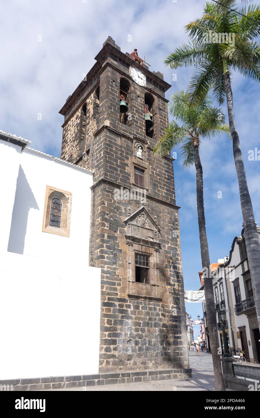 Glockenturm der Kirche Parroquia Matriz de El Salvador, Plaza de España, Santa Cruz de La Palma, La Palma, Kanarische Inseln, Königreich Spanien Stockfoto
