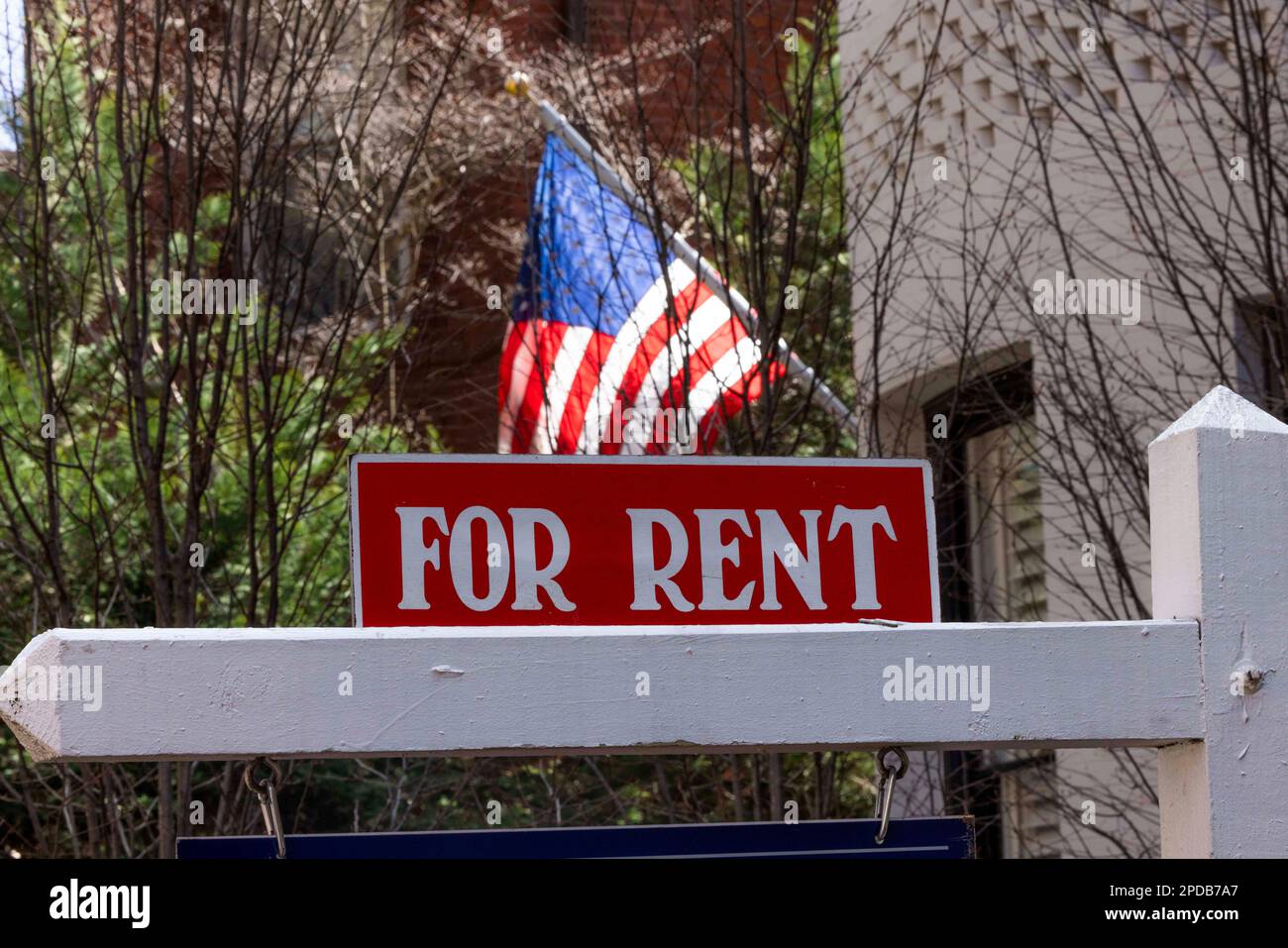 Washington, USA. 14. März 2023. Das Foto wurde am 14. März 2023 aufgenommen und zeigt ein Haus zur Miete in Washington, DC, USA. Die USA Der Verbraucherpreisindex (CPI) für alle Verbraucher in Städten stieg im Februar um 0,4 Prozent, laut Regierungsdaten, die am Dienstag veröffentlicht wurden. Kredit: Aaron Schwartz/Xinhua/Alamy Live News Stockfoto