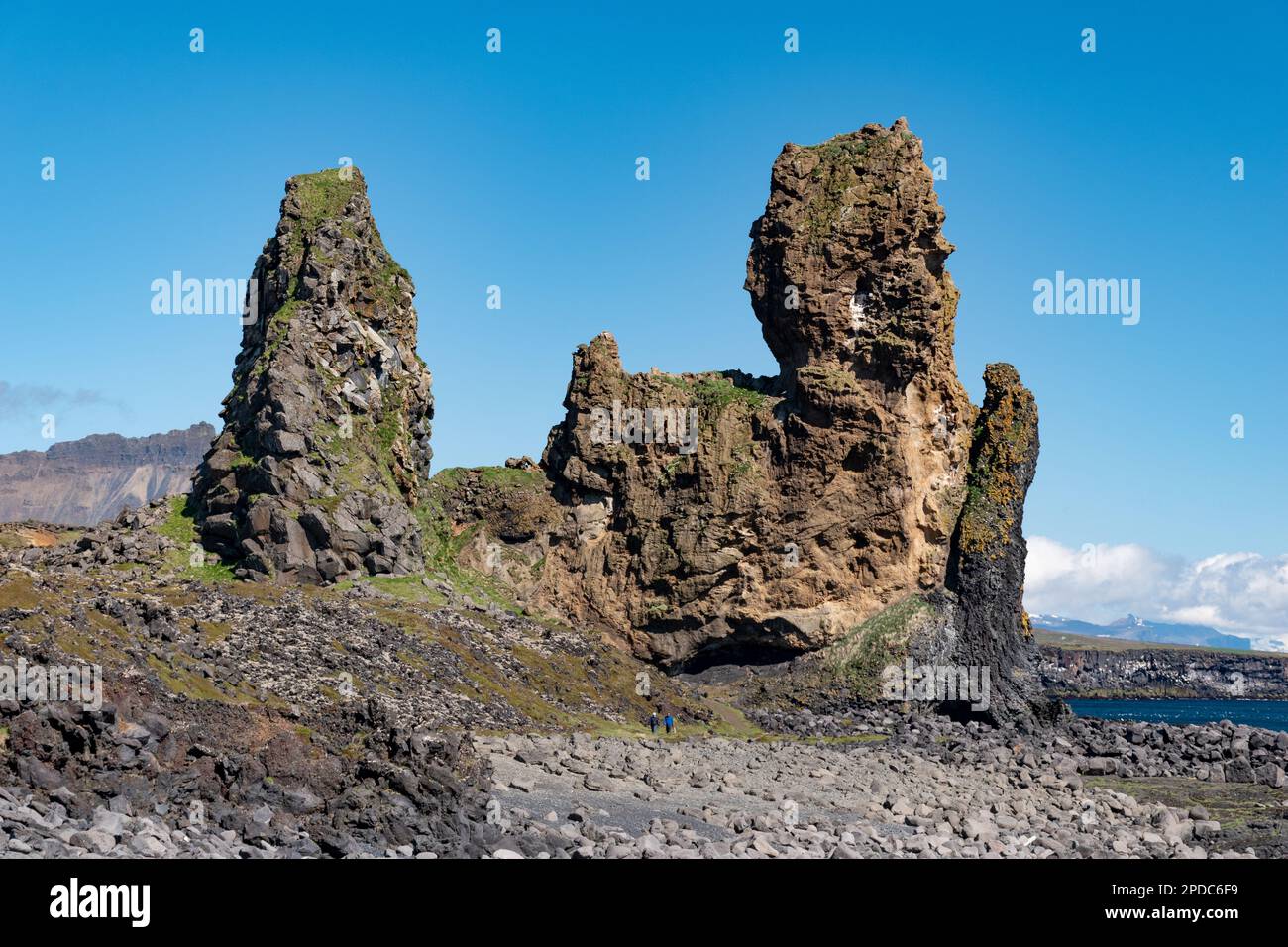 Die Londrangar Basaltklippe auf der Halbinsel Snaefellsnes im Westen Islands Stockfoto