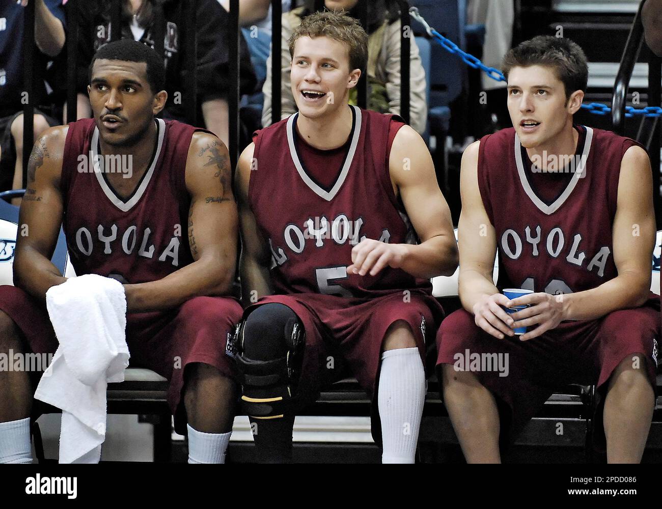 Loyola Marymount's Brandon Worthy, left, John Montgomery, center, and Wes Wardrop watch as time runs out in their college basketball game against San Diego Monday, Feb. 6, 2006, in San Diego. Loyola Marymount won 94-76. (AP Photo/Denis Poroy) Stockfoto