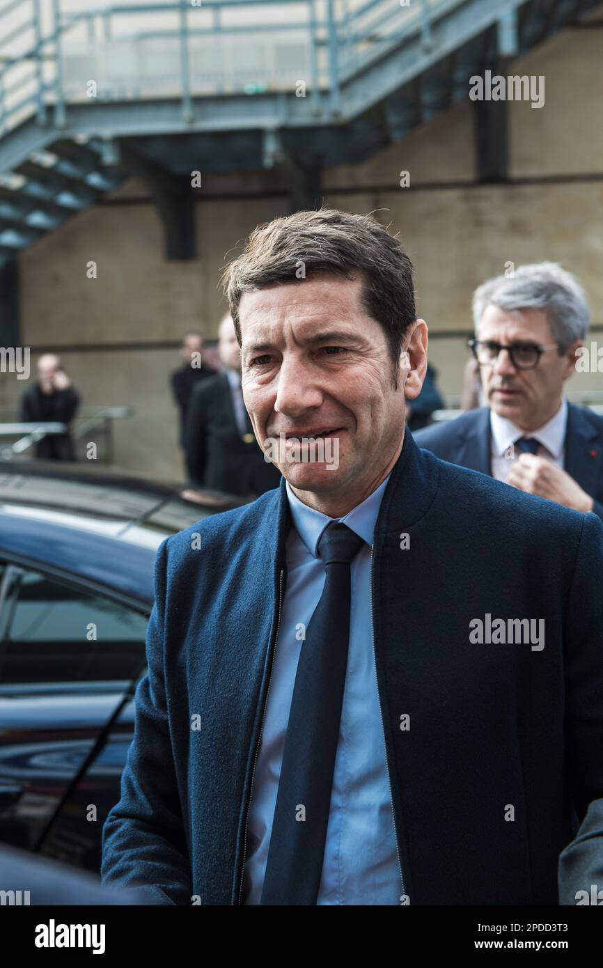 Cannes, Frankreich. 14. März 2023. David Lisnard, Bürgermeister von Cannes, kommt zum MIPIM (Marché International des Professionnels de l'Immobilier) in Cannes. 2023 DIE MIPIM-MESSE (Marché International des Professionnels de l'Immobilier) wird in Cannes eröffnet und bringt die einflussreichsten Akteure aus allen Branchen der professionellen Immobilienbranche zusammen. Kredit: SOPA Images Limited/Alamy Live News Stockfoto