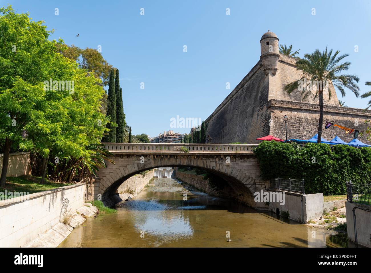 Bastio de Sant Pere und Torrent de Sa Riera - Palma de Mallorca, Spanien Stockfoto