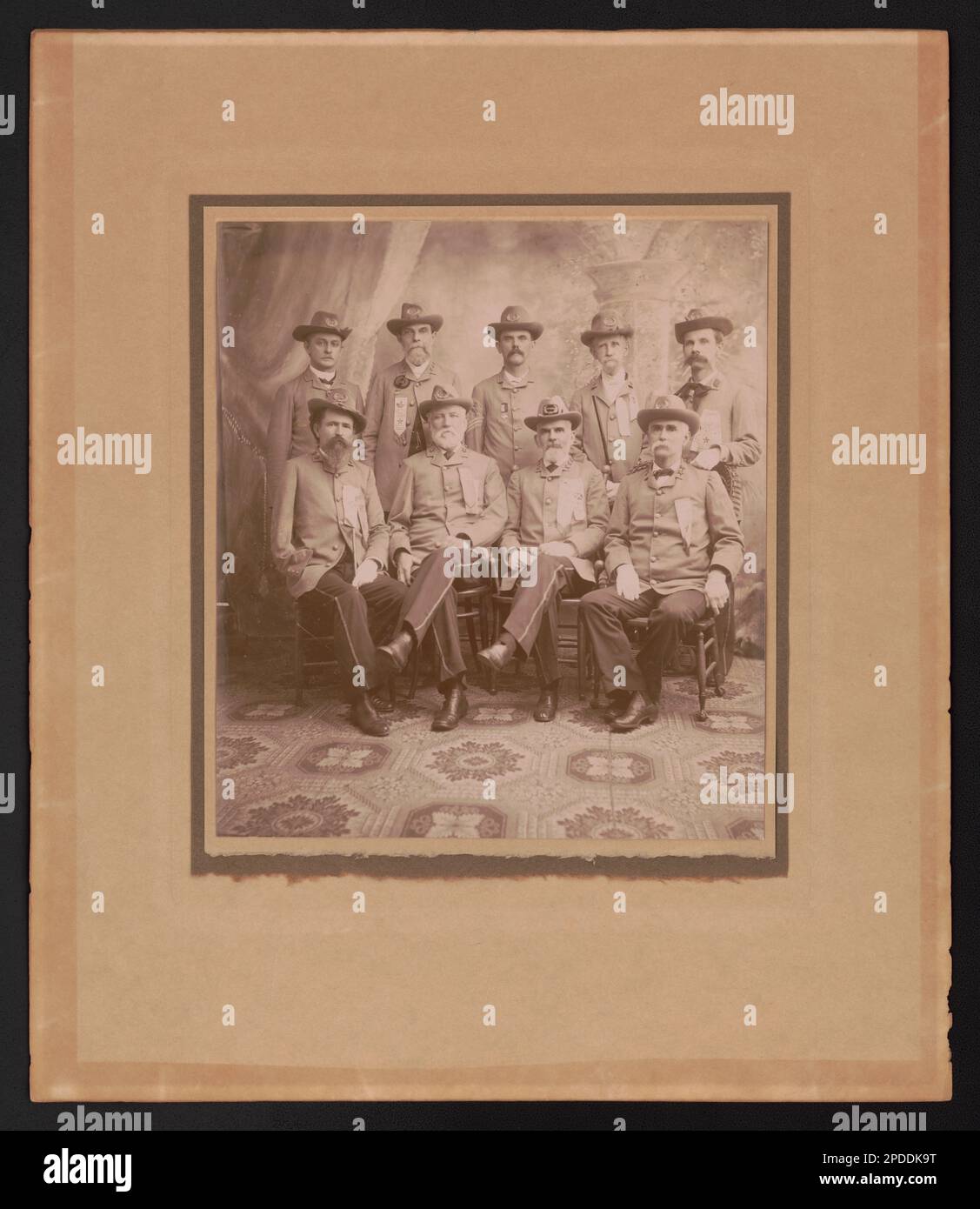 Nicht identifizierte Kriegsveteranen und Mitglieder der United Confederate Veterans A.P. Hill Camp Nr. 6, Petersburg, Virginia. Liljenquist Family Sammlung von Bürgerkriegsfotos, pp/liljvet. Konföderierte Staaten von Amerika, Armee, Volk, 1900-1920, Veteranen der Vereinigten Konföderierten, Menschen, 1900-1920, Veteranen, Konföderierte, 1880-1900, Usa, Geschichte, Bürgerkrieg, 1861-1865, Veteranen, Konföderierter. Stockfoto
