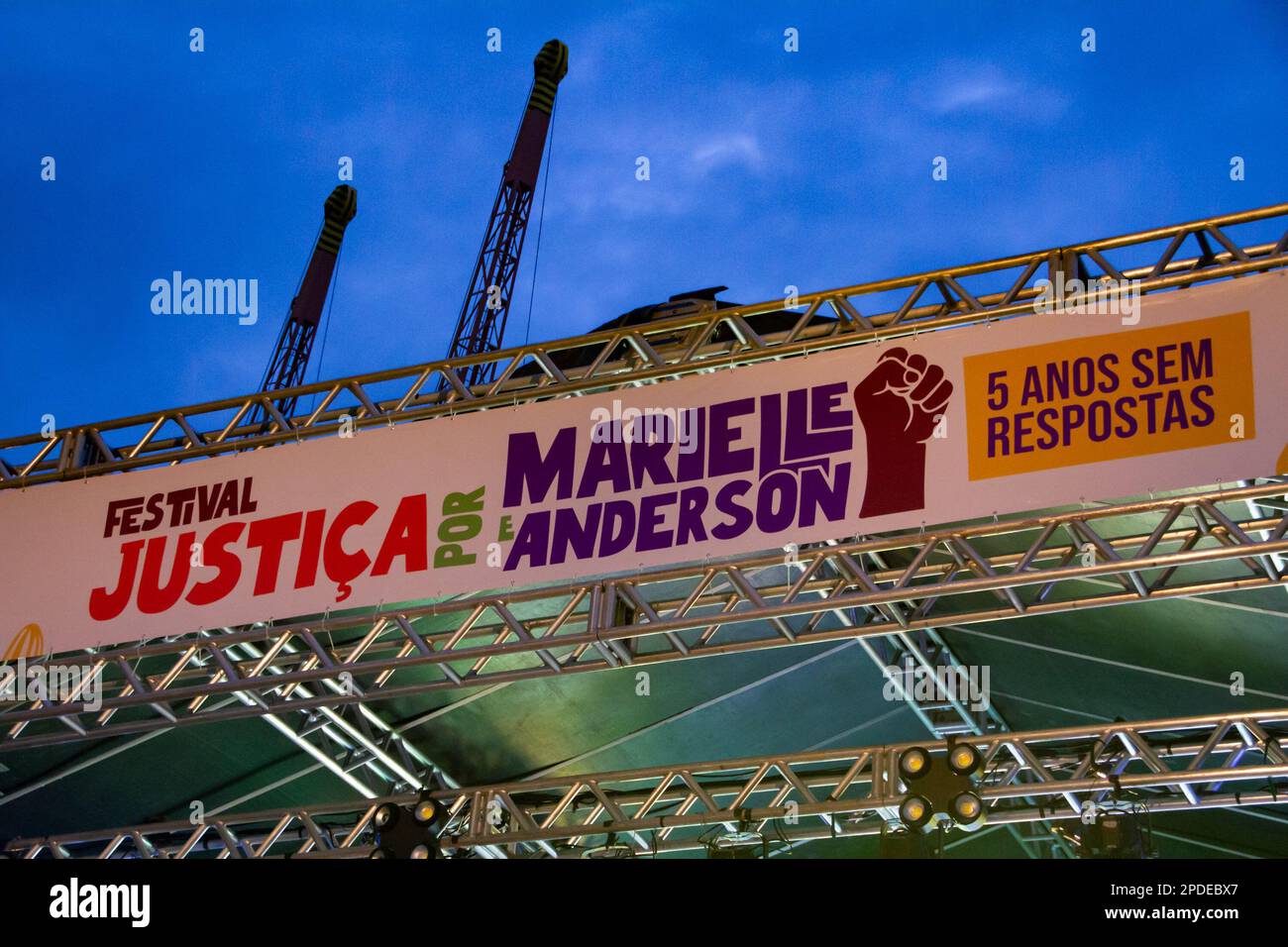 Rio de Janeiro, Rio de Janeiro, Brasilien. 14. März 2023. Antonio Francisco, der auch der Vater von Marielle Franco während der 5 Jahre ihres Todes ist. Das Marielle Franco Institute hat das Programm für das „Festival of Justice for Marielle and Anderson“ veröffentlicht, das am Dienstag (14.) in Praca Maua im Zentrum von Rio de Janeiro stattfindet. Das Ereignis ist ein halbes Jahrzehnt nach dem ungelösten Mord an Stadträtin Marielle Franco und ihrem Fahrer Anderson Gomes. (Kreditbild: © Erica Martin/TheNEWS2 via ZUMA Press Wire) NUR REDAKTIONELLE VERWENDUNG! Nicht für den kommerziellen GEBRAUCH! Stockfoto