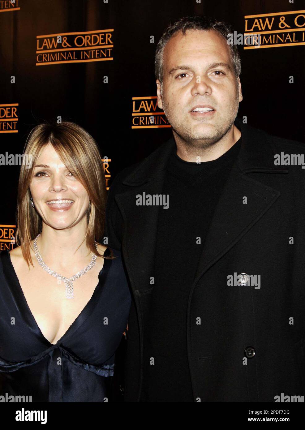 Cast members Kathryn Erbe and Vincent D'Onofrio arrive for the celebration of the 100th episode of "Law and Order:Criminal Intent", Wednesday, Jan. 11, 2006, in New York. ( AP Photo/ Louis Lanzano) Stockfoto