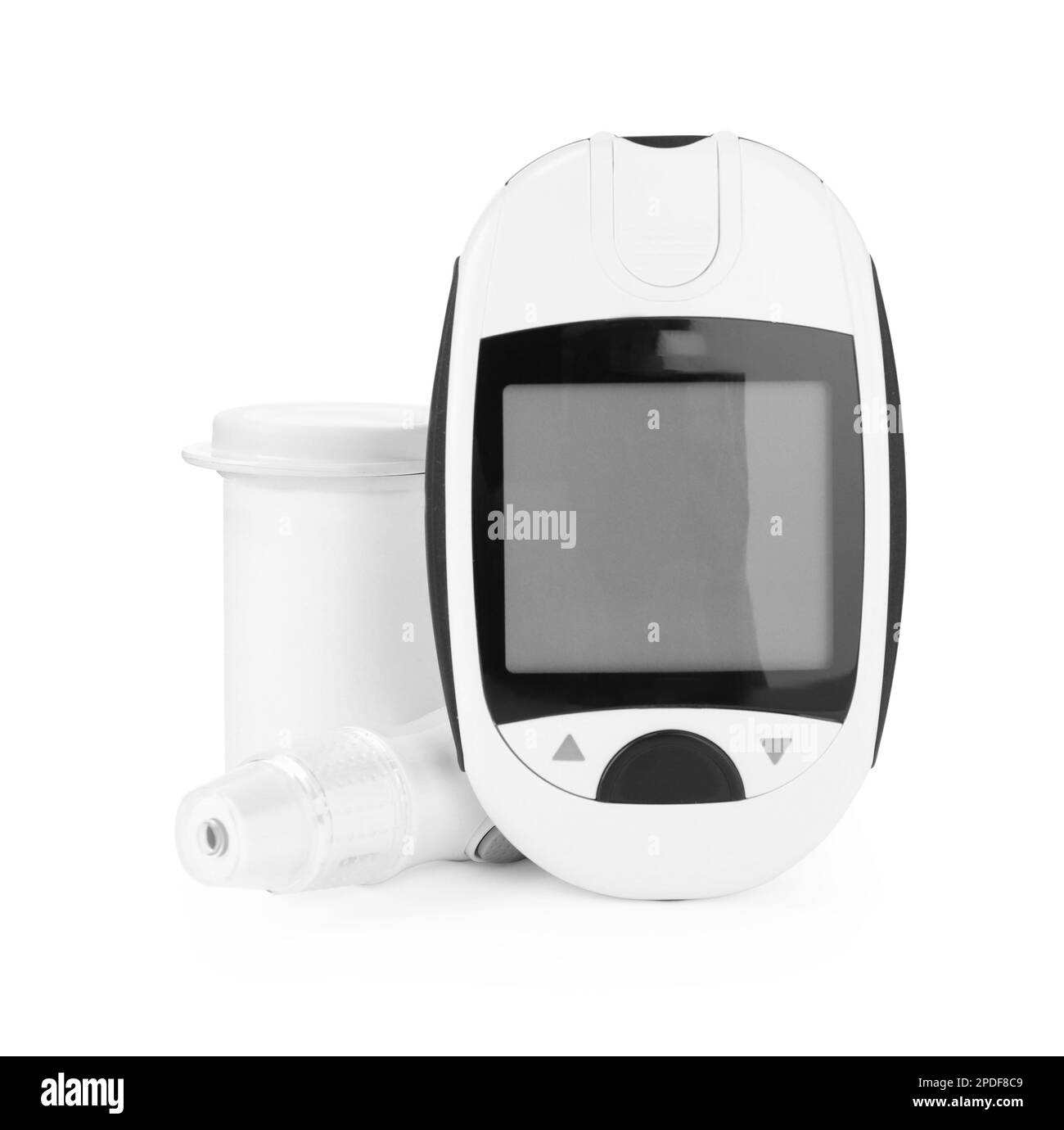 Digitales Glukometer, Lanzettenstift und Behälter auf weißem Hintergrund. Diabeteskontrolle Stockfoto