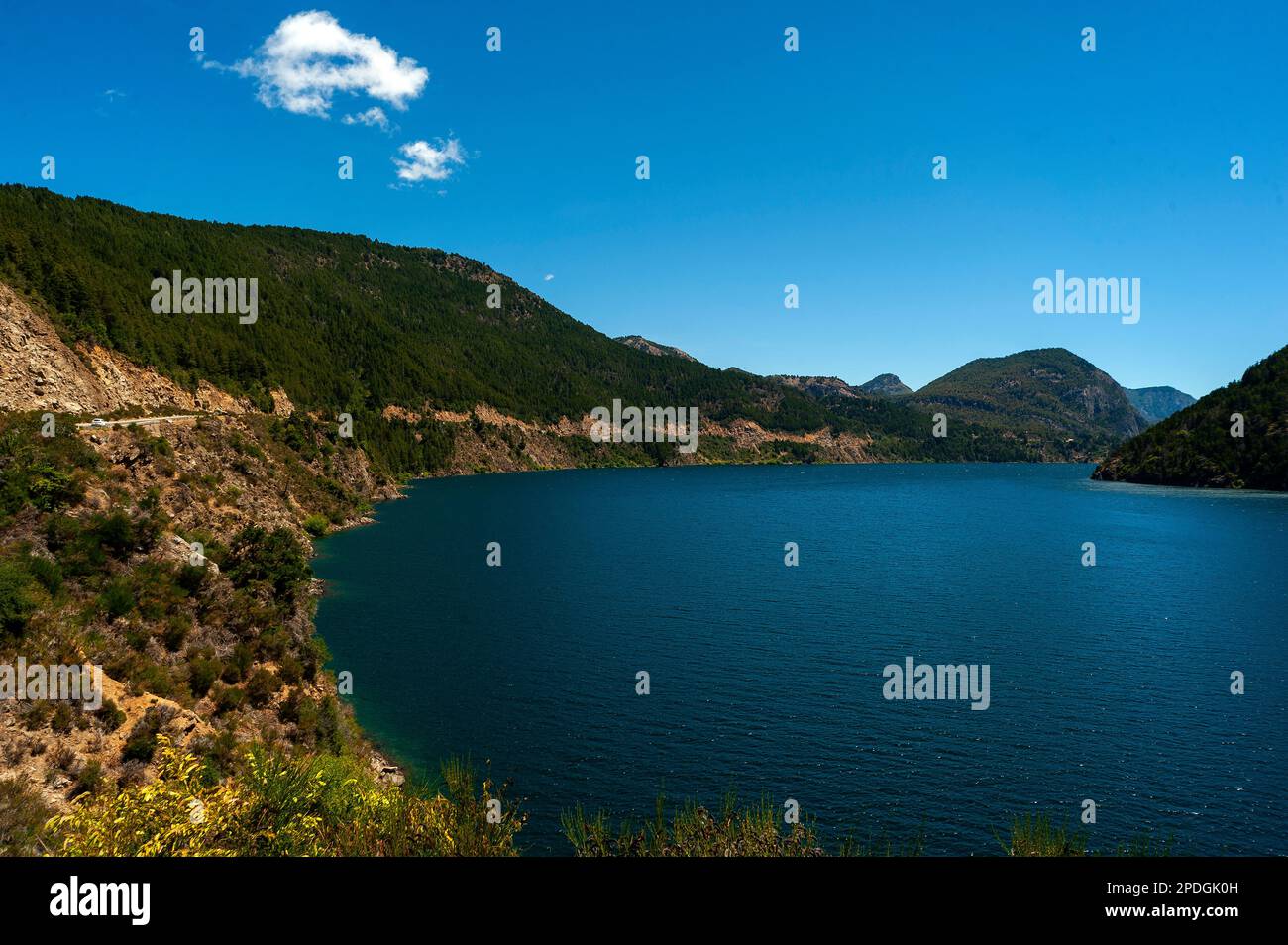 Lake Nahuel Huapi aus Sicht der Ruta 40, Ruta de Los Siete Lagos oder Route of Seven Lakes, Neuquen, Argentinien Stockfoto
