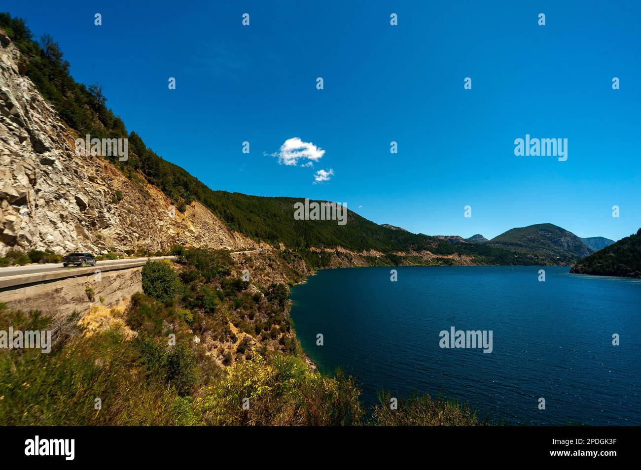 Lake Nahuel Huapi aus Sicht der Ruta 40, Ruta de Los Siete Lagos oder Route of Seven Lakes, Neuquen, Argentinien Stockfoto