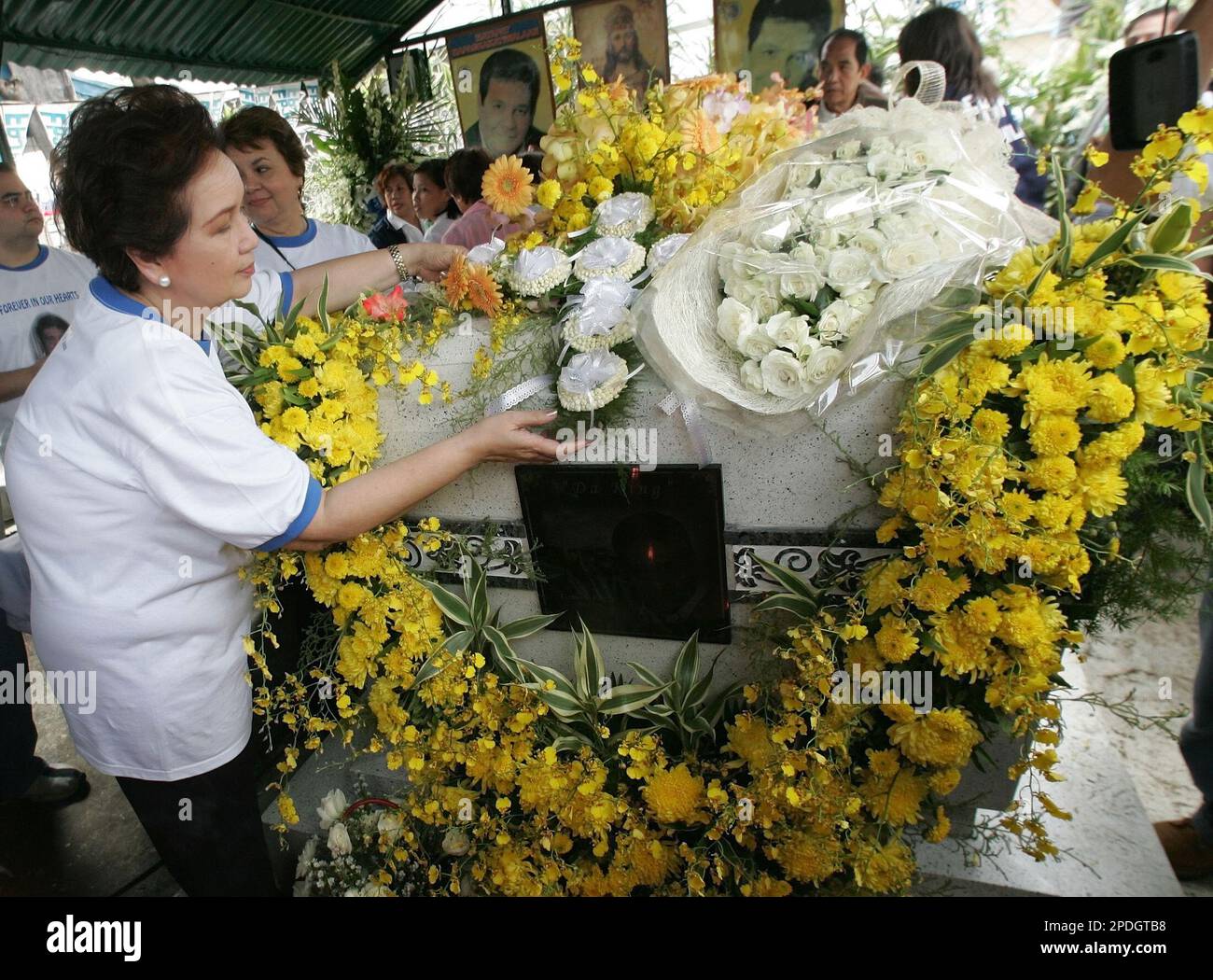 Philippine movie actress Susan Roces, left, widow of late presidential ...