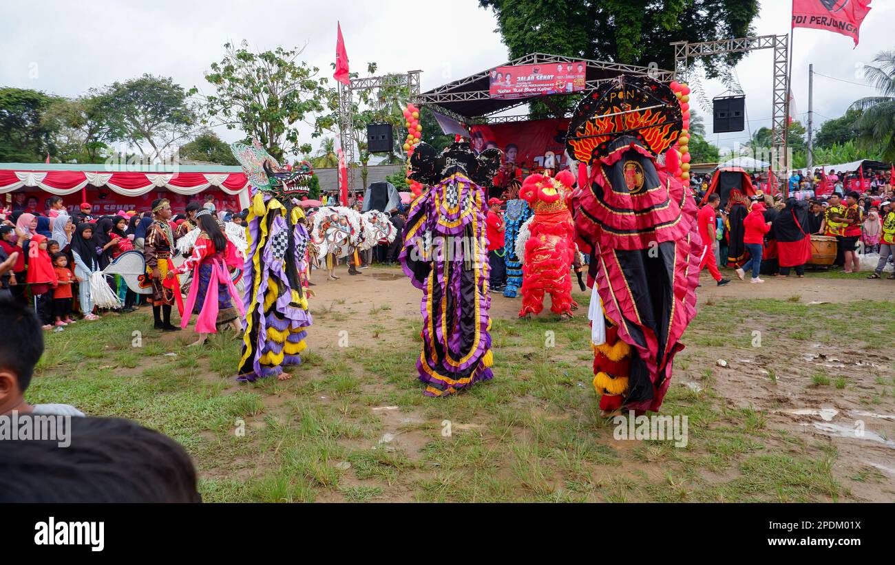 Reog Indonesian Traditional Art, Die Auf Dem Feld In Der Stadt Muntok Ausgestellt Wird Stockfoto